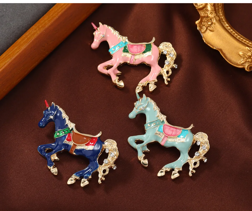 New Creative Enamel Animal Inset Running Horse Brooch Men Women Brooches For Office Party Suit Coat Decoration