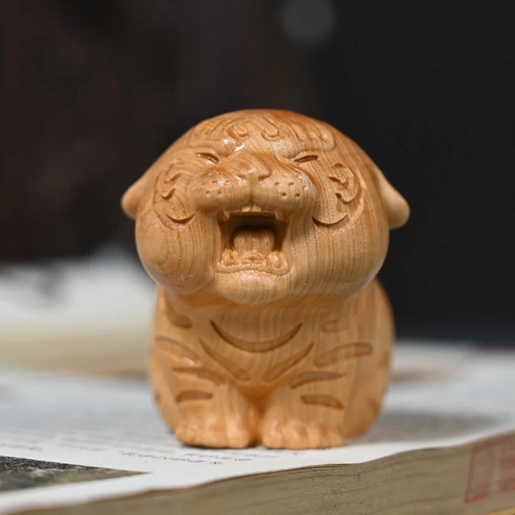 

Cute Tiger nament Wooden Figurine Miniature Tiger Statue Craft Home Decor Realistic Appearance Desk Accessory