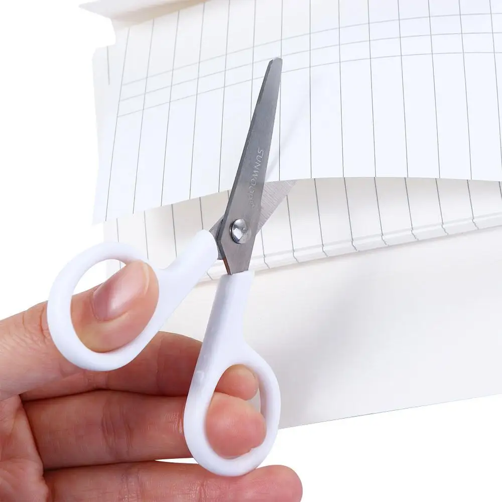 Strumenti fatti a mano Mini studente portatile con coperchio Lavoro manuale Forbici piccole bianche Forbici da ufficio Colore bianco