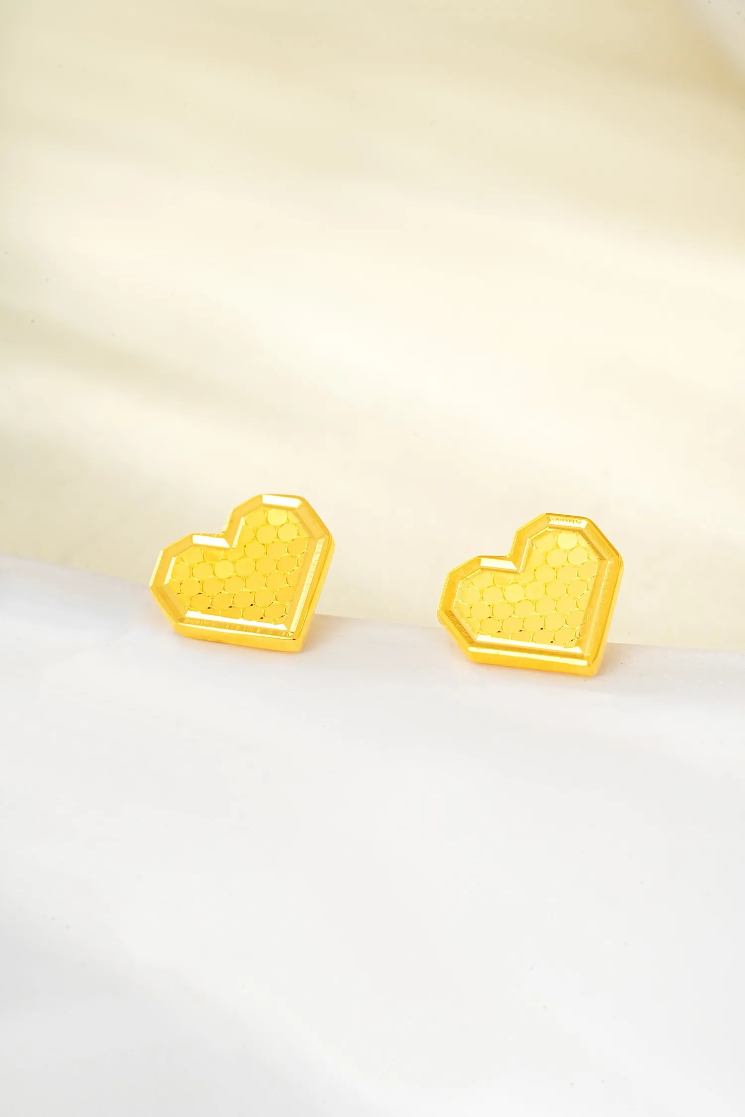 

Lium Gems 24K Gold vermeil Beehive Love Heart Stud Earrings Women Trendy Cute 925 Sterling Silver earrings gifts for girlfriend