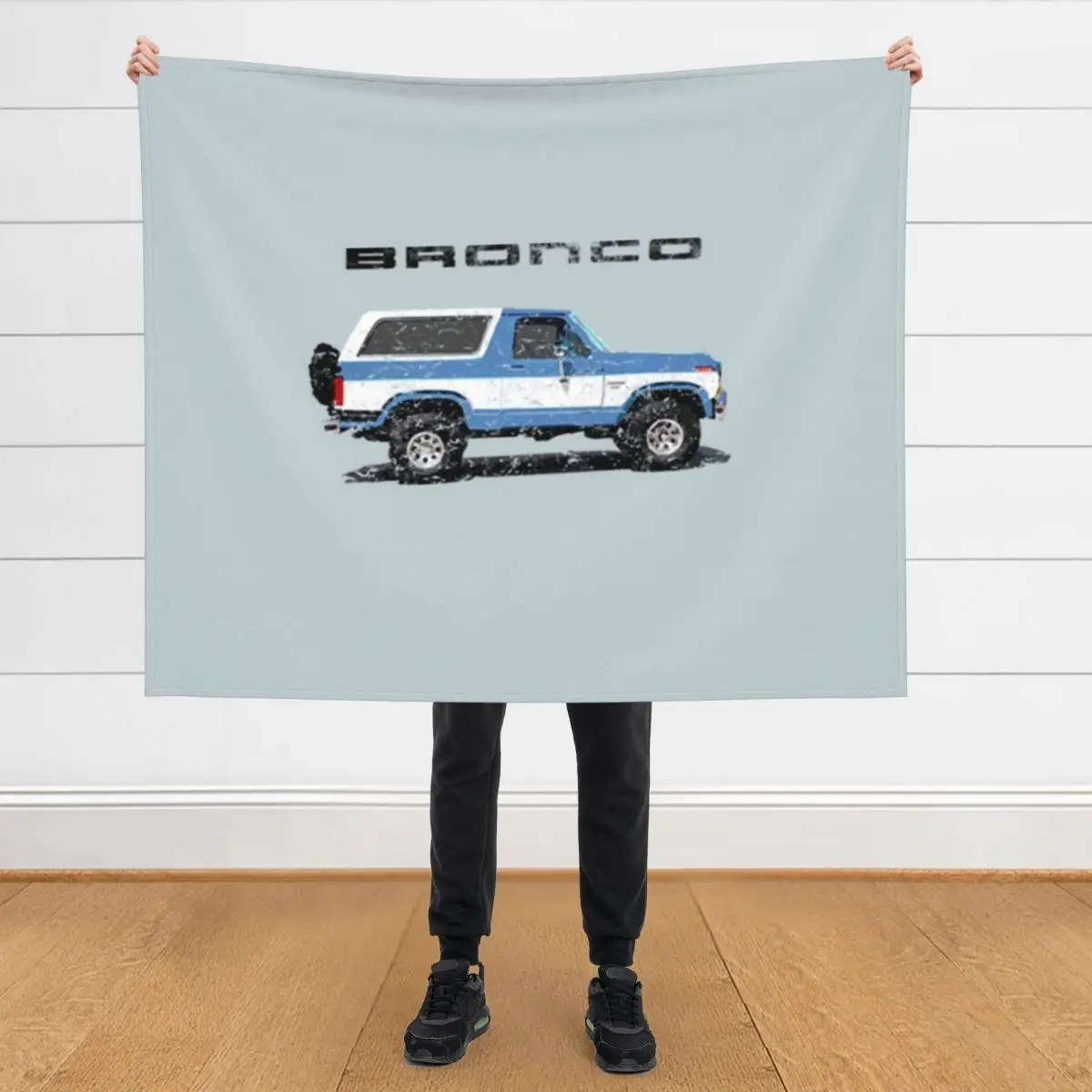

Bronco 1986Blueand white Throw Blanket Weighted Bed Multi-Purpose Blankets