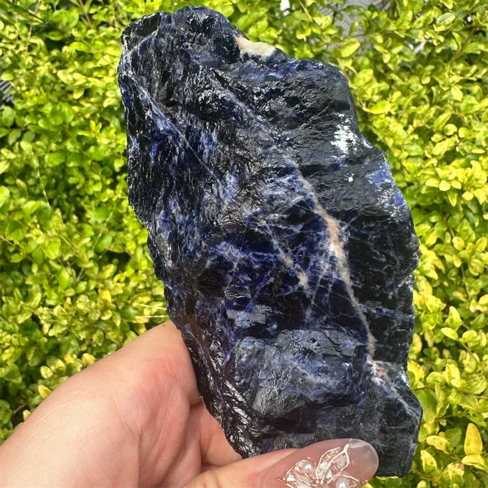 Natural blue sodalite raw stone, energy gemstone, room decoration, aquarium, demagnetization, divination