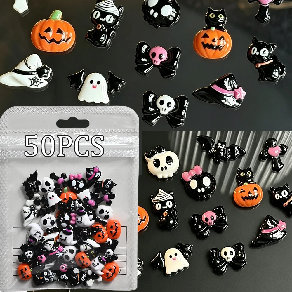 50 Stück Halloween Cartoon Lustige Geister-Kürbis-Nagelanhänger 3D Harz Schwarze Katze Hexenhut Totenkopf Nagelkunst-Dekorationen DIY Zubehör