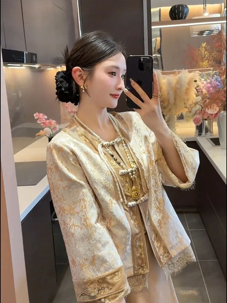 A new Chinese-style set with unique and fashionable temperament featuring two-piece coat skirt