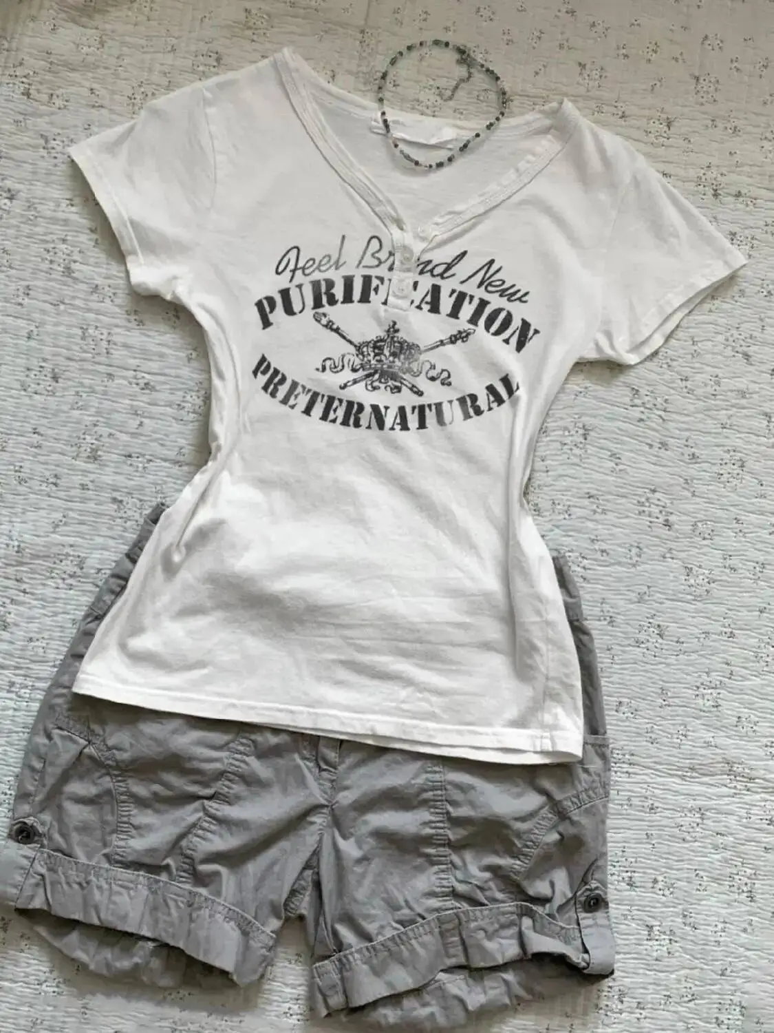 رسالة طباعة الخامس الرقبة خمر Mujer Camisetas 2025 ربيع جديد عادية سليم تي شيرت المرأة الشرير نمط Y2K مودا القوطي المحاصيل القمم