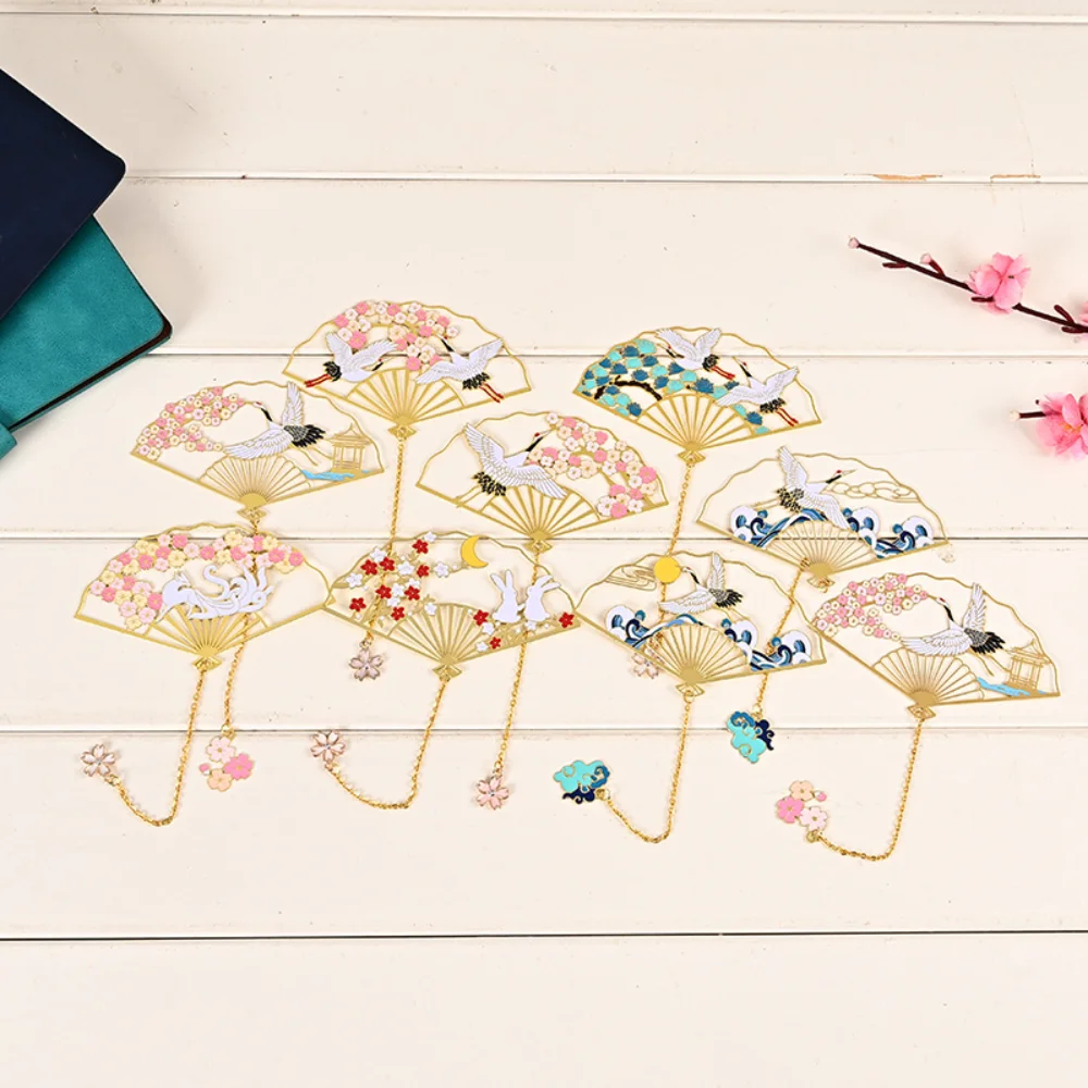 Segnalibro in metallo cavo squisito antico pieghevole a forma di ventaglio segnalibri studente che legge cancelleria forniture scolastiche regali