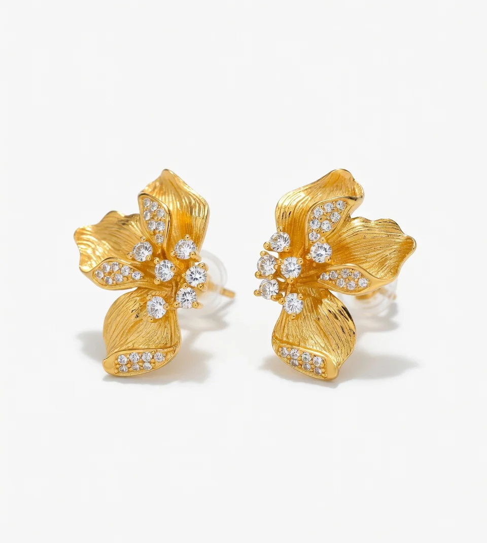 

Золотые серьги-гвоздики с цветами и бабочками, инкрустированные цирконами, для женщин, легкая роскошь, высококачественные, универсальные, элегантные, ювелирные украшения для ушей, подарок на день рождения
