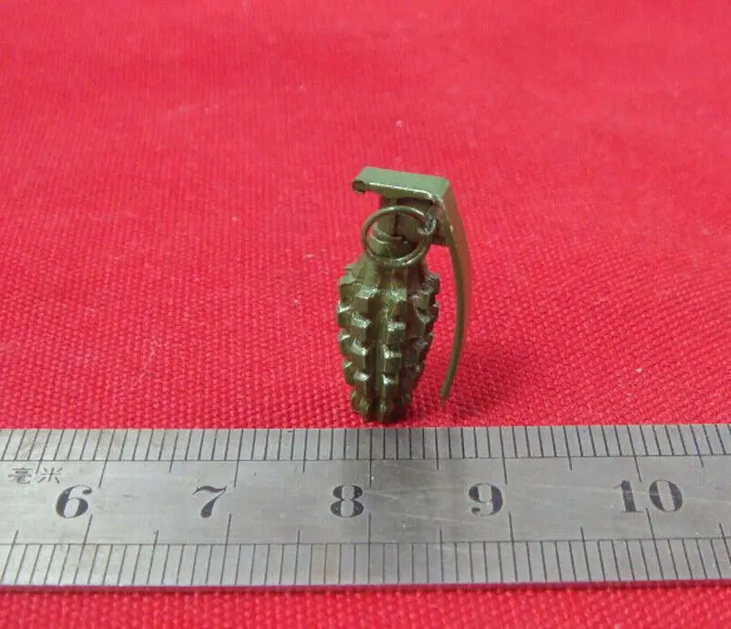 1/6 Scale Weapon World War II U.S. Army Metal Army Green Grenade Model for 12\