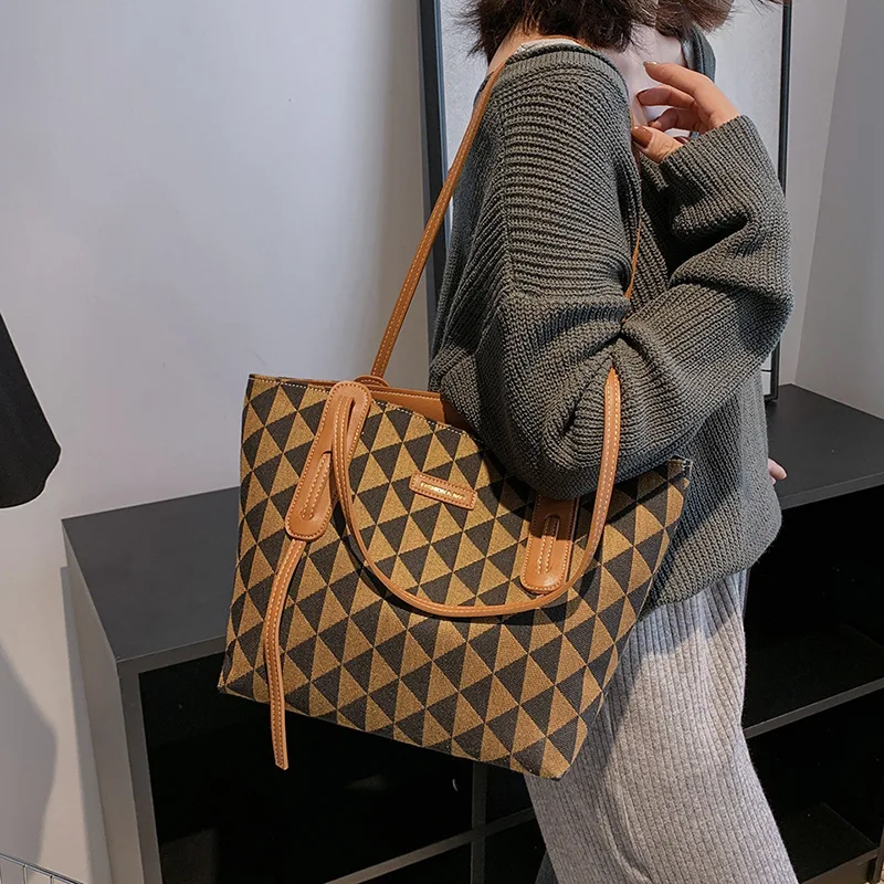 Women's 2023 New Retro High Quality Large Capacity Shoulder Fashion Diamond Pattern Tote Bag Handbags Sale With Free Shipping