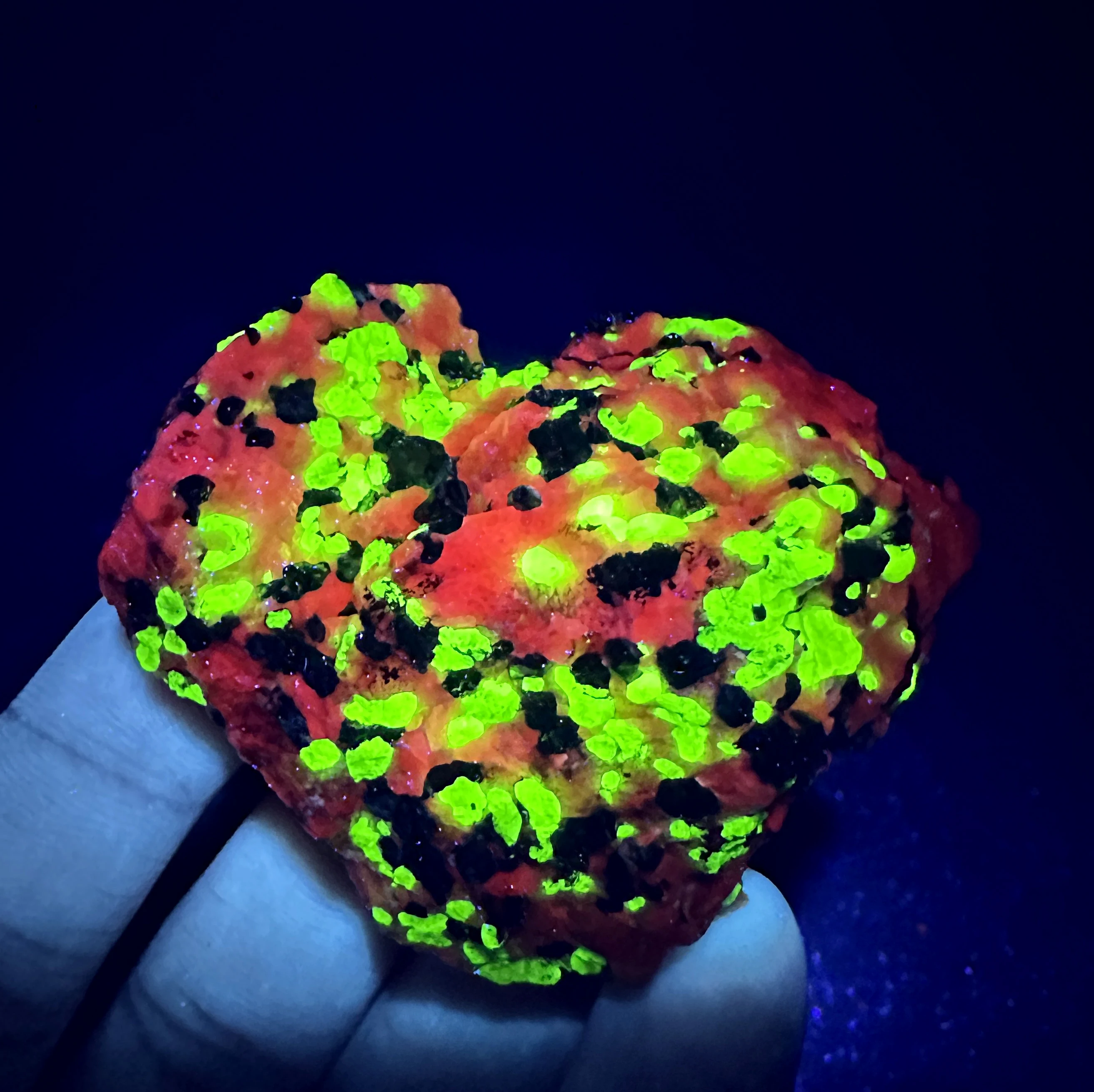 Espécimen mineral fluorescente de Willemita Natural America + cristales y piedras curativas de cuarzo, piedras preciosas de roca