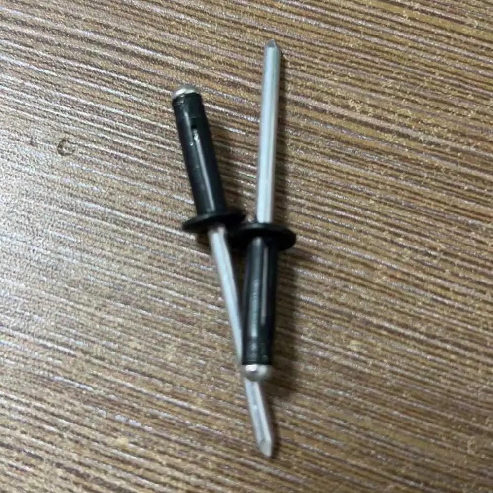 Rebites Meio Pretos 48x18x10 mm tipo bt 1000 Peças