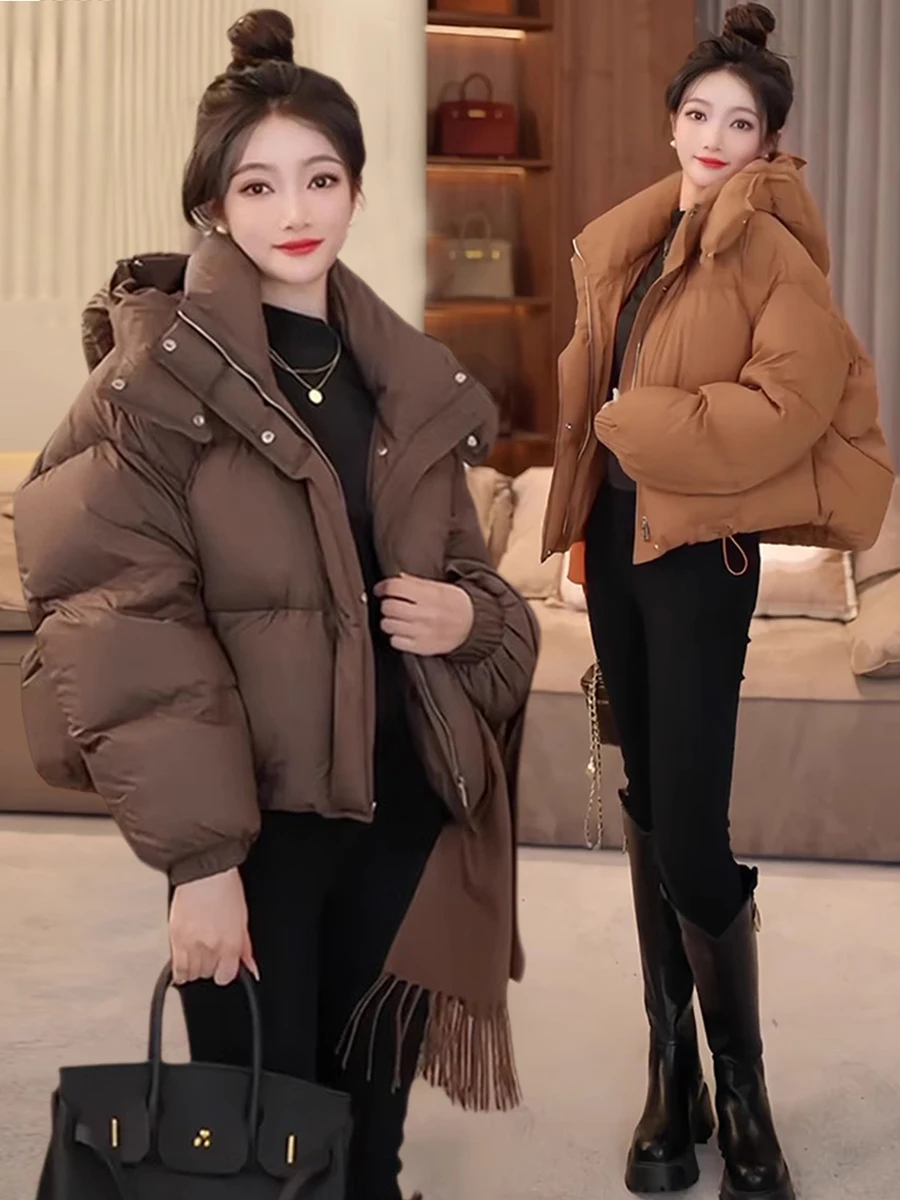 

Новая женская зимняя утепленная куртка из хлопка с капюшоном, маленького размера, на хлопковом наполнителе, толстая, объемная, в стиле пуховика