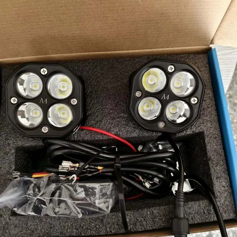 

Car off-road vehicle four-leaf clover with LED high-power laser spotlights A-pillar, cover, front bar, external headlights Fog