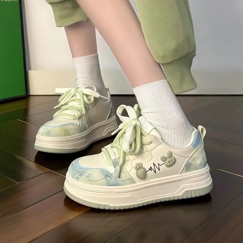 

New Spring and Autumn2025 Versatile and Niche Thick-soled Retro Rabbit Radish Board Shoes for Women's Casual Sneaker Shoes，35-40
