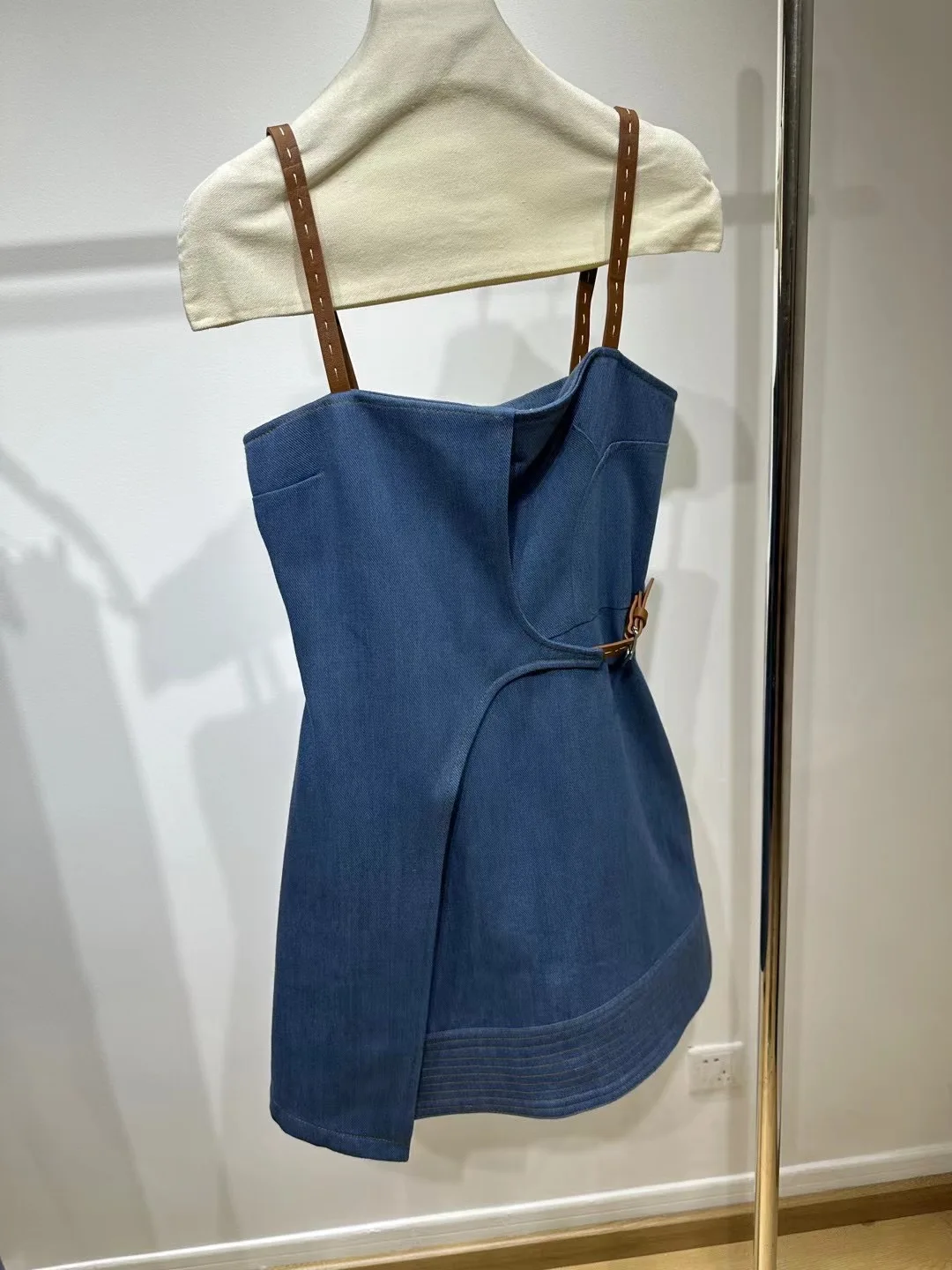 Robe courte en denim de couleur unie pour femmes, bretelles auditives, à la mode