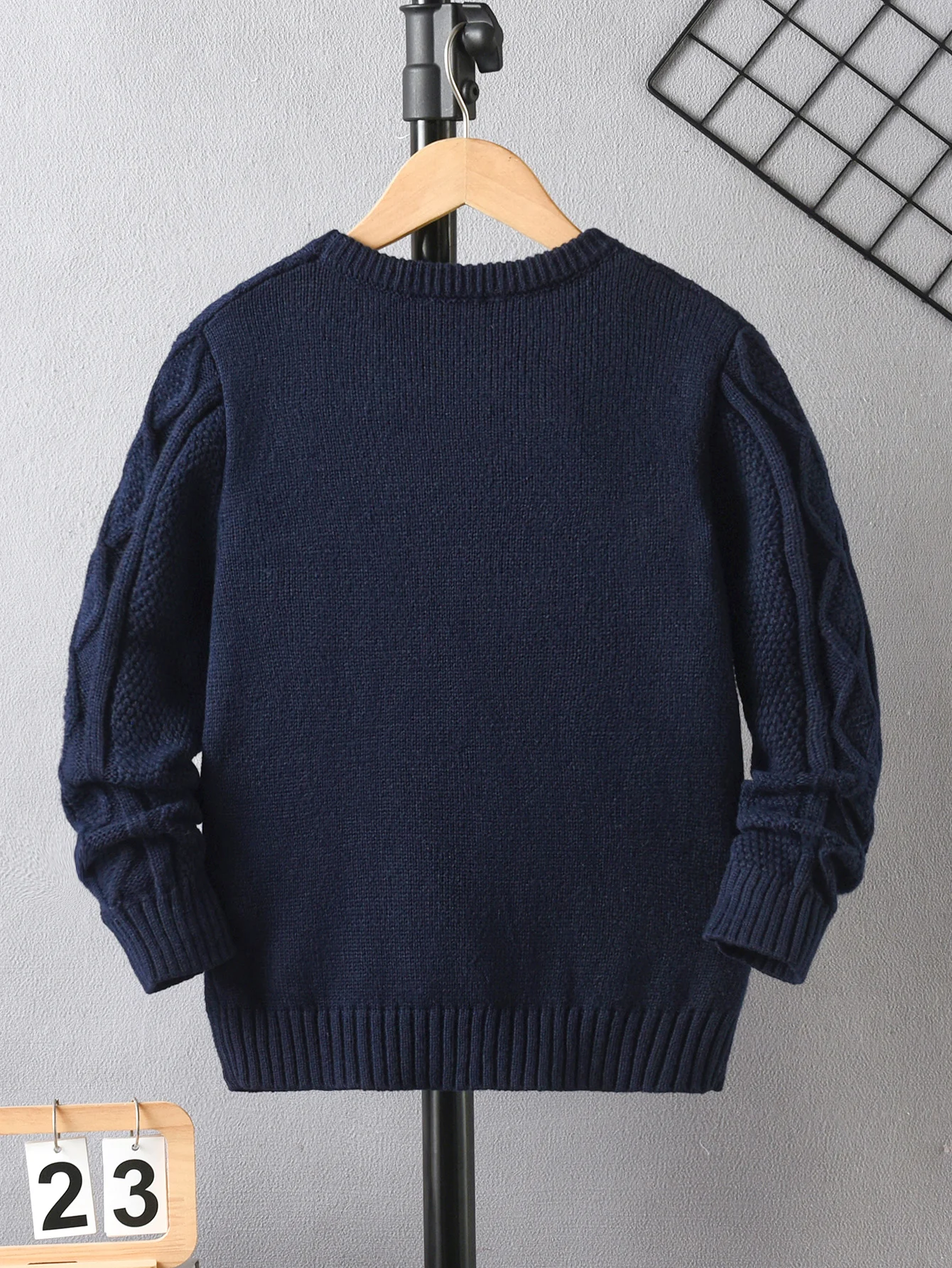 Boys' round neck long sleeved knitting sweater Fried Dough Twists pullover is suitable for campus daily autumn and winter