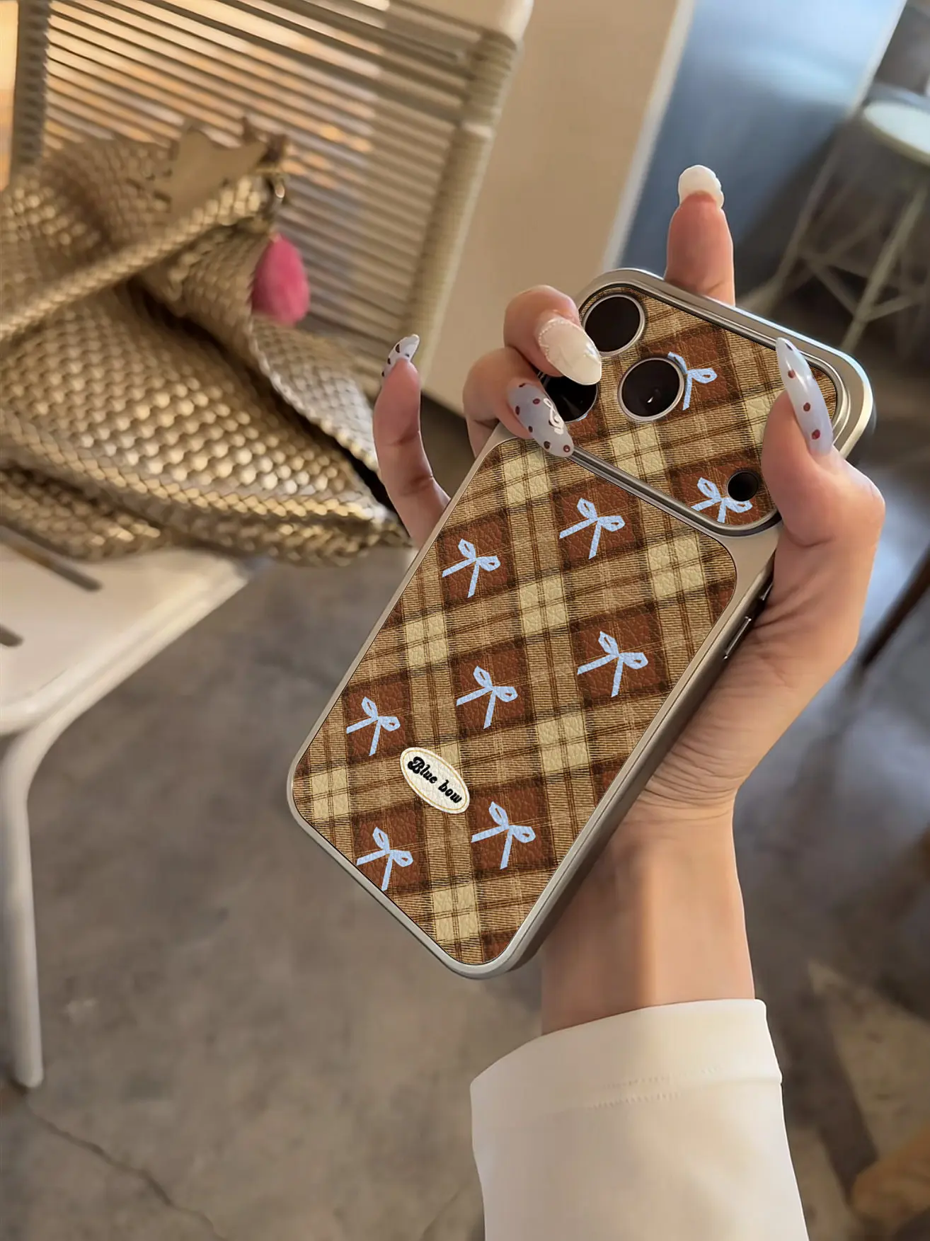 Koreanische Niedliche Welpen-Karo-Imitat 17 Handyhülle für iPhone 13 14 15 16 17 Pro Max 17Pro, Galvanisierter Stoßfänger, Stoßfeste Lederhülle – Detail 12