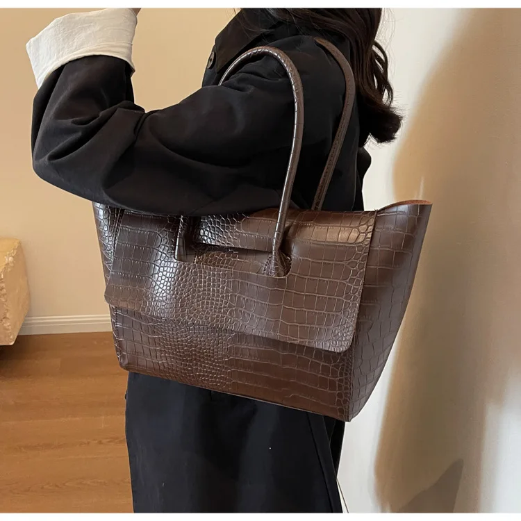 Luxury Crocodile Pattern Women Handbag With Short Handle Shoulder Bag 2024 New Designer Bag Large Capacity Travel Bag Trend Tote