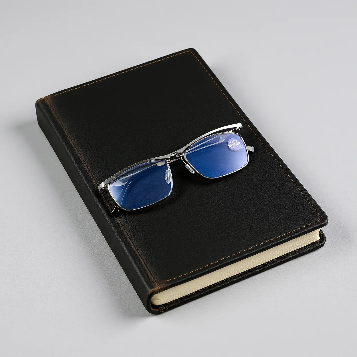 Multifocal Eyewear Multifocus Unisex Reading Glasses Flip-Up Reading Glasses Lightweight Metal Frame Eyewear For Outdoor Leisure