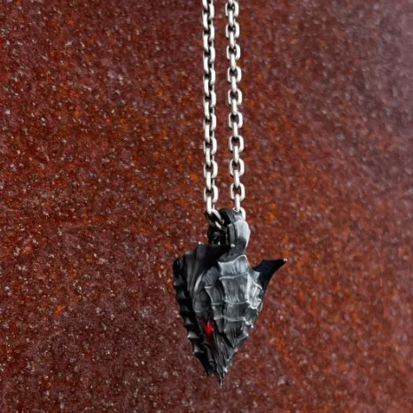 Gothic Dark Black Color Mech Dragon Red Eye Dropping Gel Pendant Necklace Personalized Cool and Handsome Street Shooting Jewelry