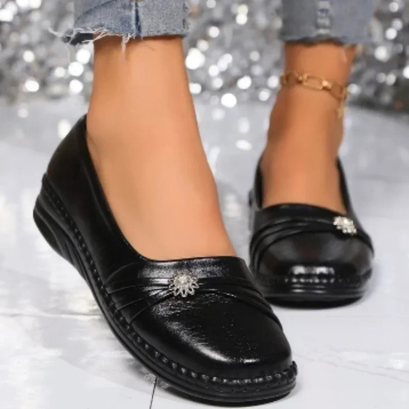 2024 Hot Selling Slip-On Platte Damesschoenen Lente Vierkante Neus Effen Kleur Lage Hakken Eenvoudig Dagelijks Woon-werkverkeer Casual Flats