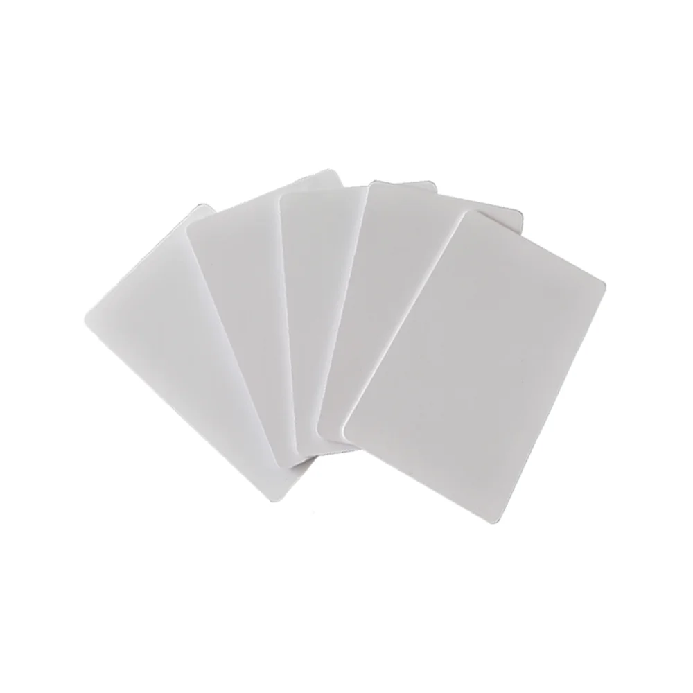 Scheda in PVC NFC Ntag216 ISO14443A 13.56MHz RFID HF Smart electronic tag 924byte IC Card 20PCS etichetta elettronica NFC