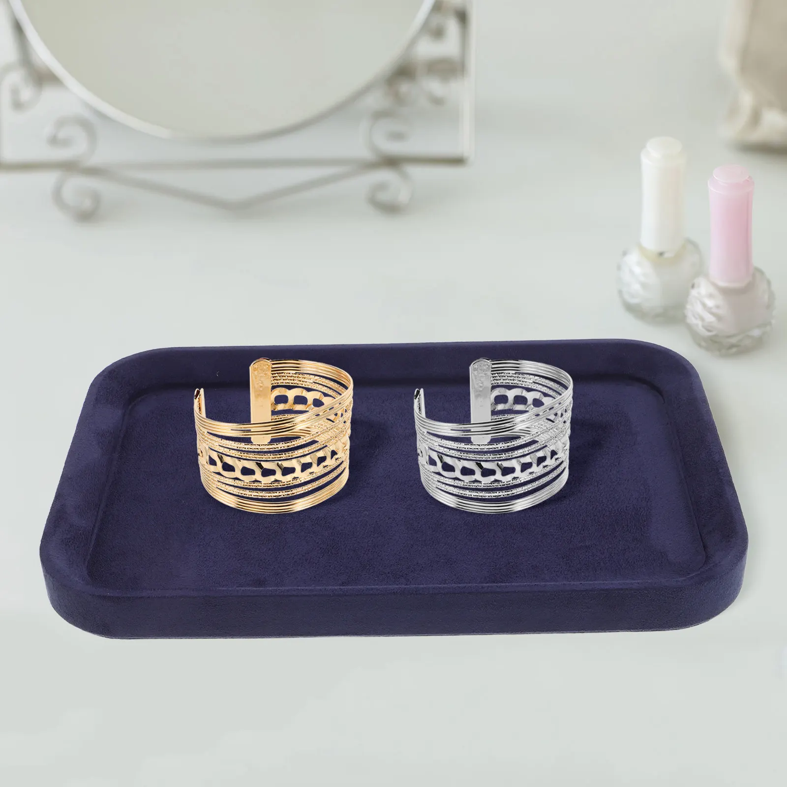 Luxury Soft Jewelry Organizer Tray Minimalist Design Scratch-Resistant Display Holder for Necklaces Bracelets Rings Earrings