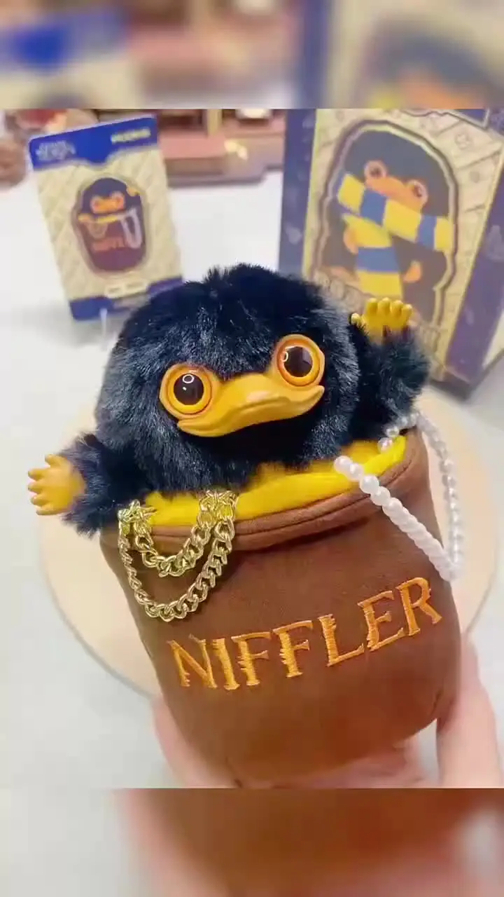 新品本物 ファンタスティック・ビースト ニフラー キーホルダー