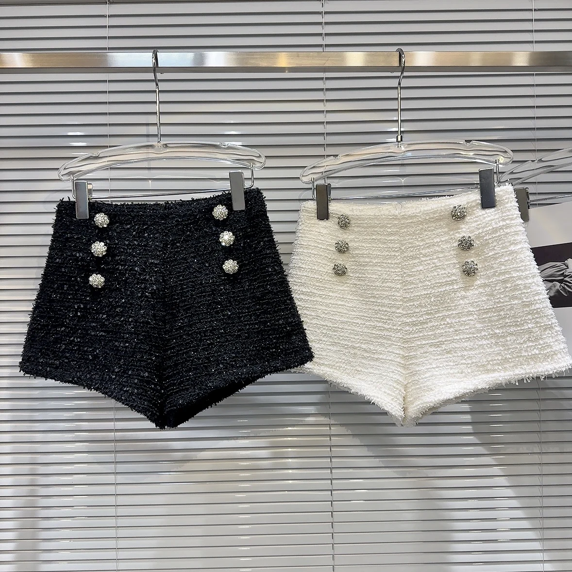 

Новые зимние женские брюки с яркими пуговицами в виде бриллиантов, из высококачественной шерсти, для элегантных дам