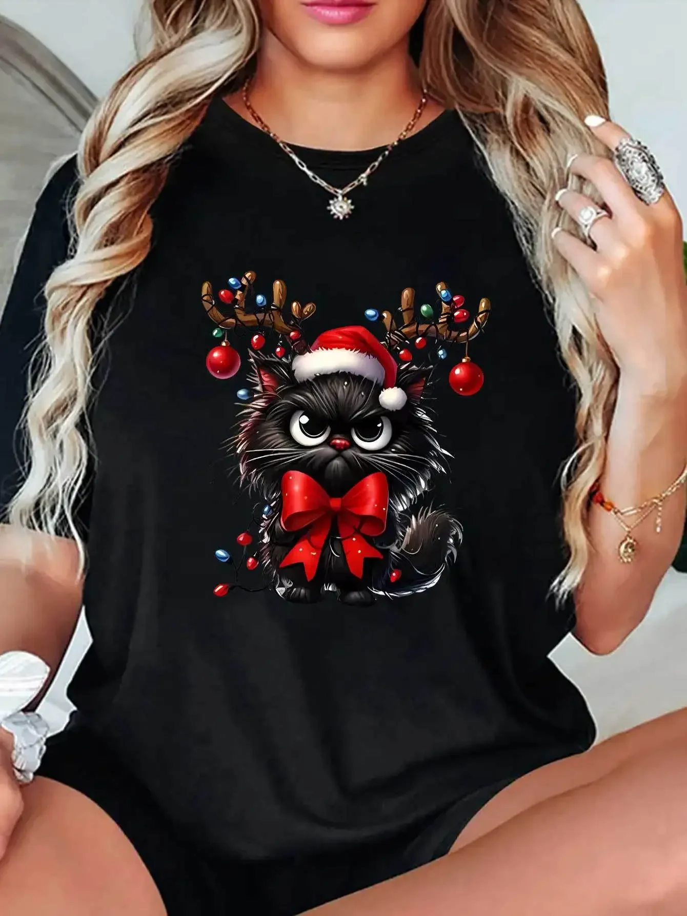 Camiseta navideña con diseño de gato para mujer adorable con un gorro navideño y astasperfecta para fiestas navideñas Harajuku