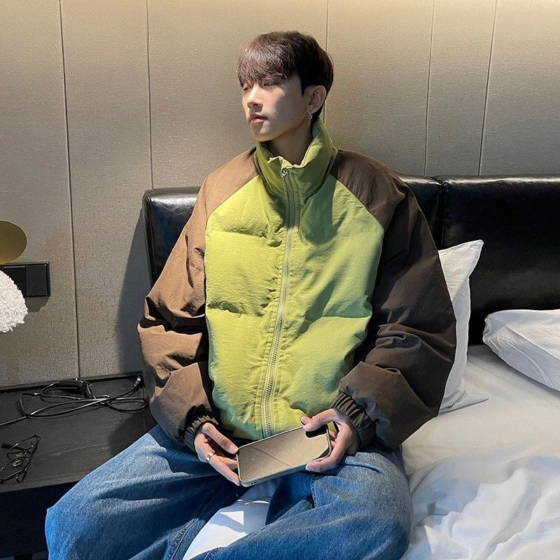 الرجال شتاء 2025 الأفوكادو الأخضر راجلان كم سترة قطن الوقوف طوق معطف دافئ خمر النمط الأمريكي الشارع الشهير ملابس خارجية