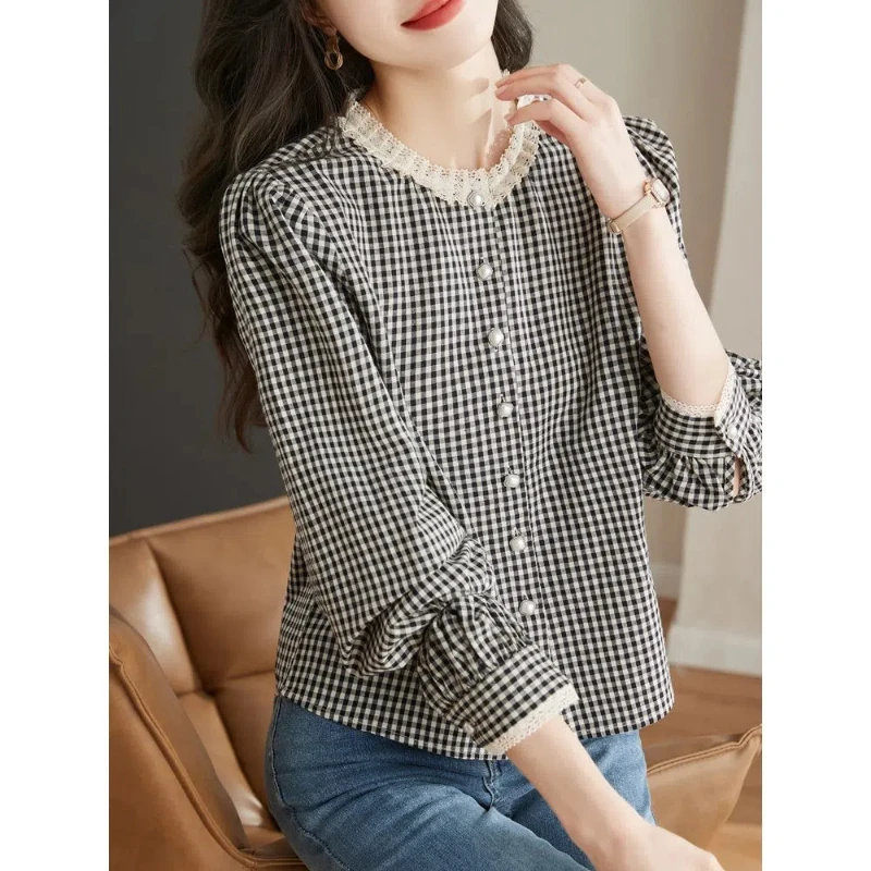 Spring and Summer New French Retro Round Neck Lace Checkered Shirt Feminine Long Sleeved Top