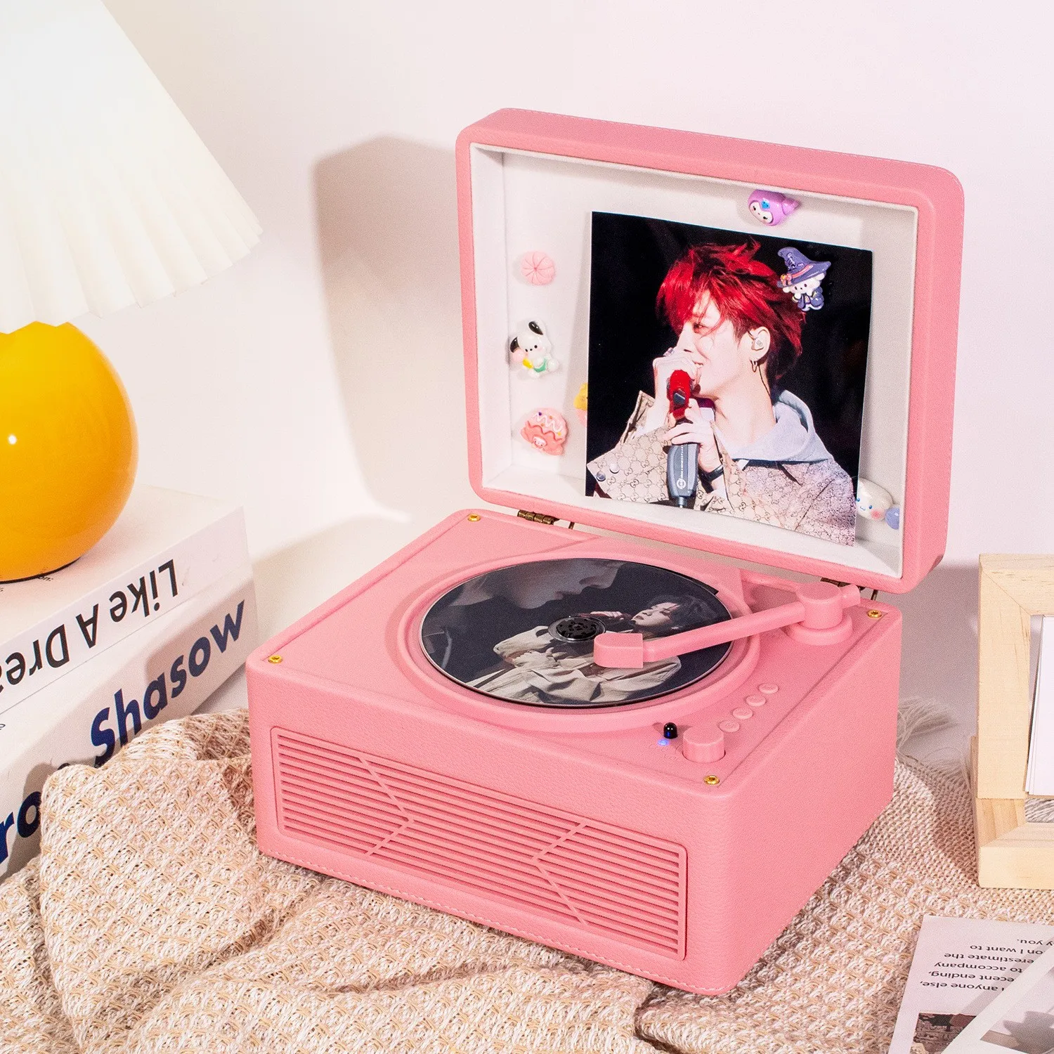 

Creative M630 Vintage All-Leather Home Theatre Mobile Phone Audio Connection Portable CD VCD Players Features Album Disc