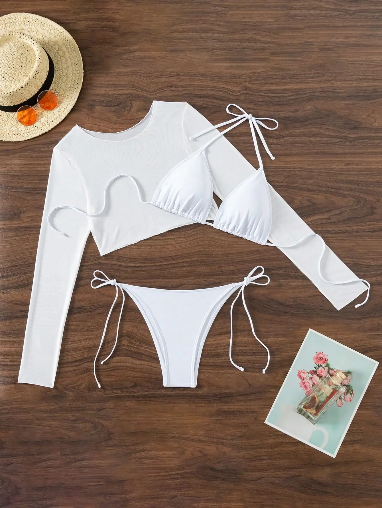 

Белый однотонный комплект бикини с треугольными чашечками и прозрачным топом-накидкой для женщин