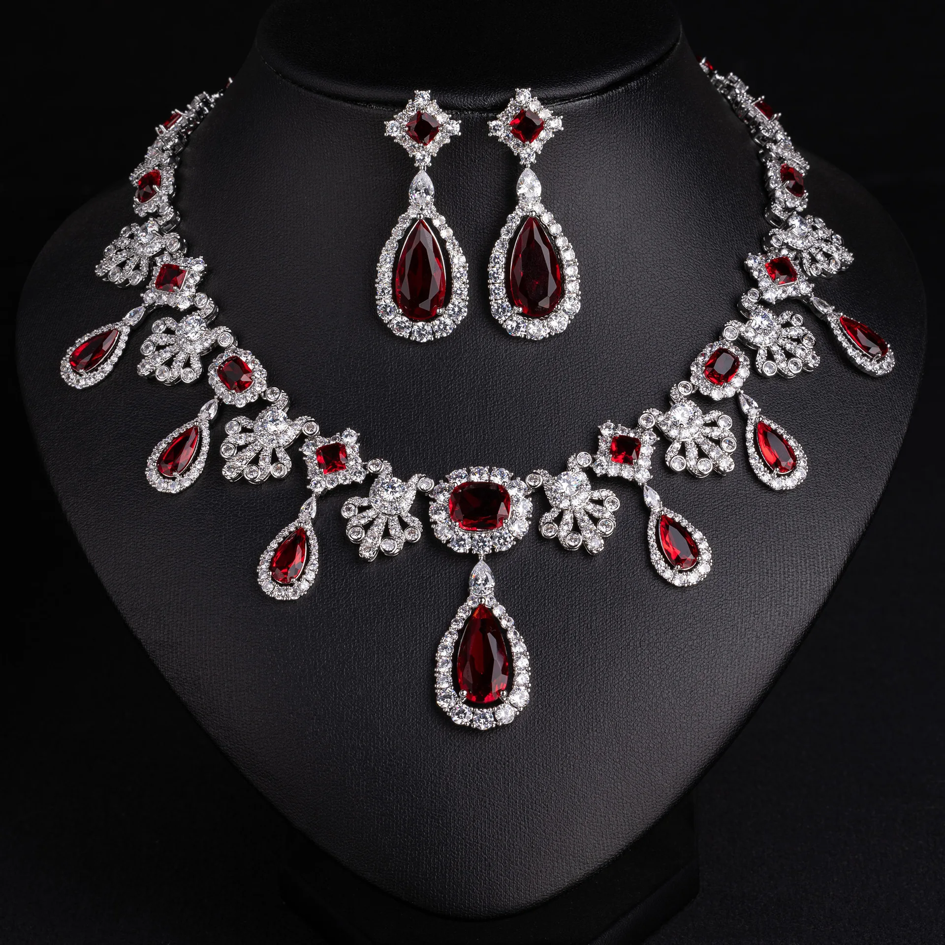 Luxury Louvre Palace Series Green Necklace Earring Set, Vintage Court Style High-end Jewelry, Wedding Banquet Evening Dress Acce