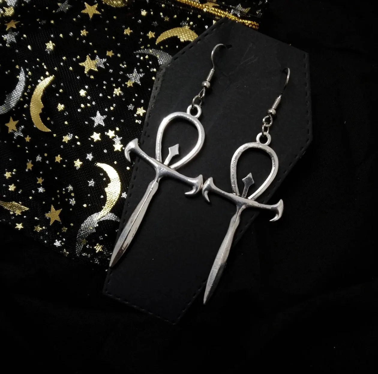 Vampyre earrings: vampire goth, gothic accessories,  alternative jewellery  Classic gothic dangling ornamental satanic earrings