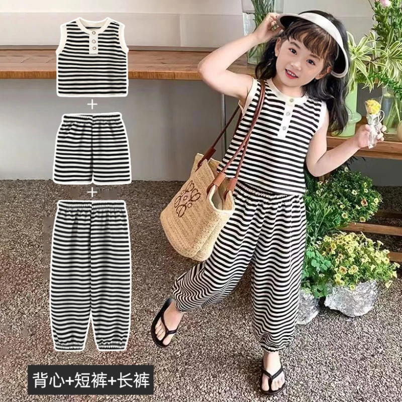 

New sleeveless striped girls' suit, fashionable and stylish summer vestTKorean-style children's three-piece set