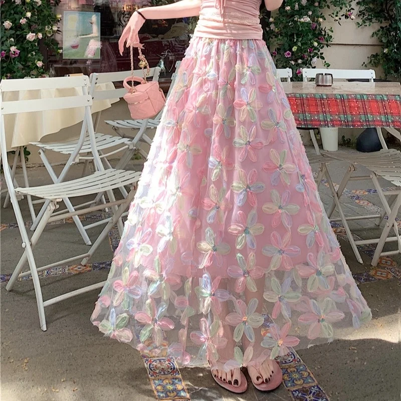 

Новая летняя юбка миди А-силуэта из блестящего фатина с объемной цветочной вышивкой, с завышенной талией, скрывающая бедра