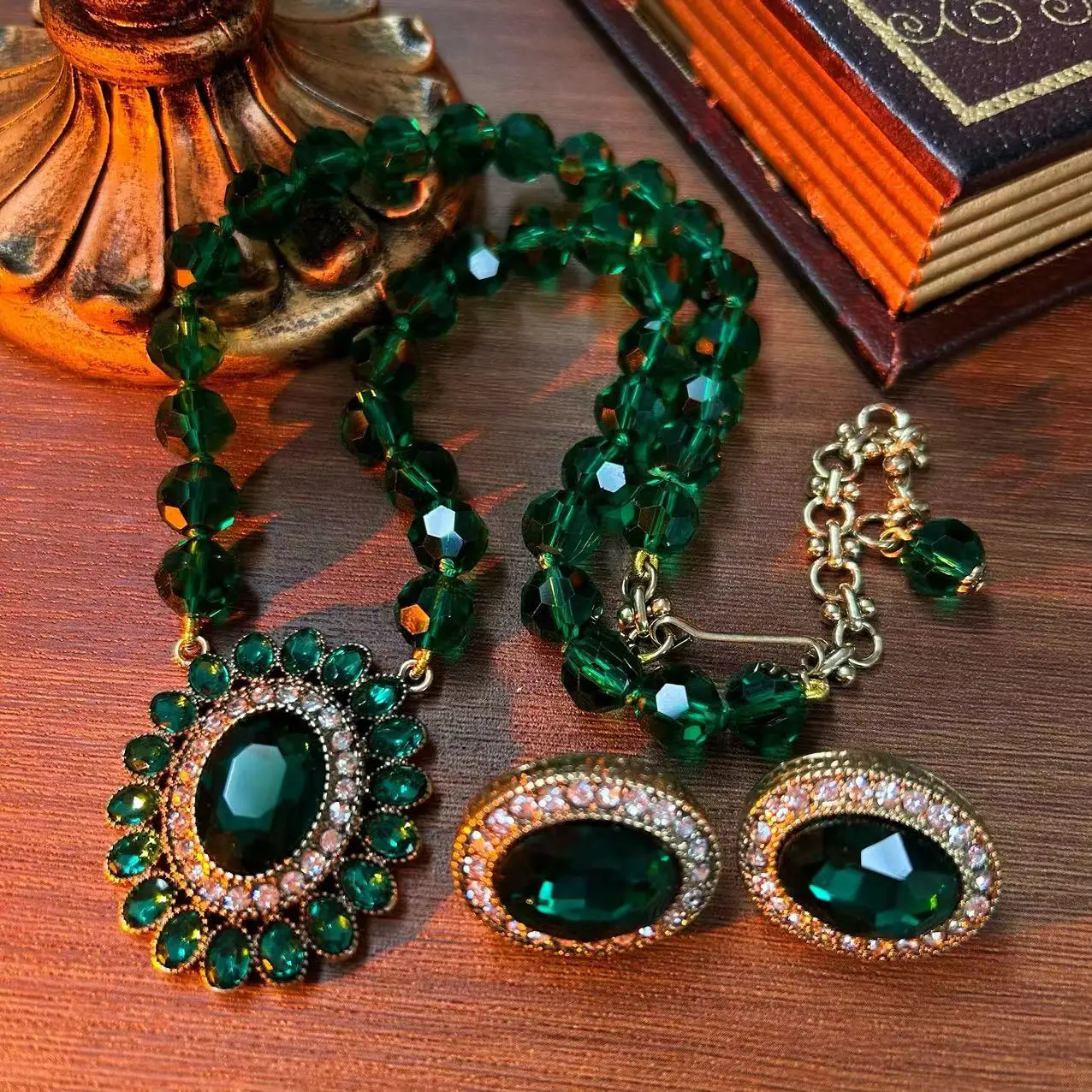 Green crystal oval glass necklace earrings