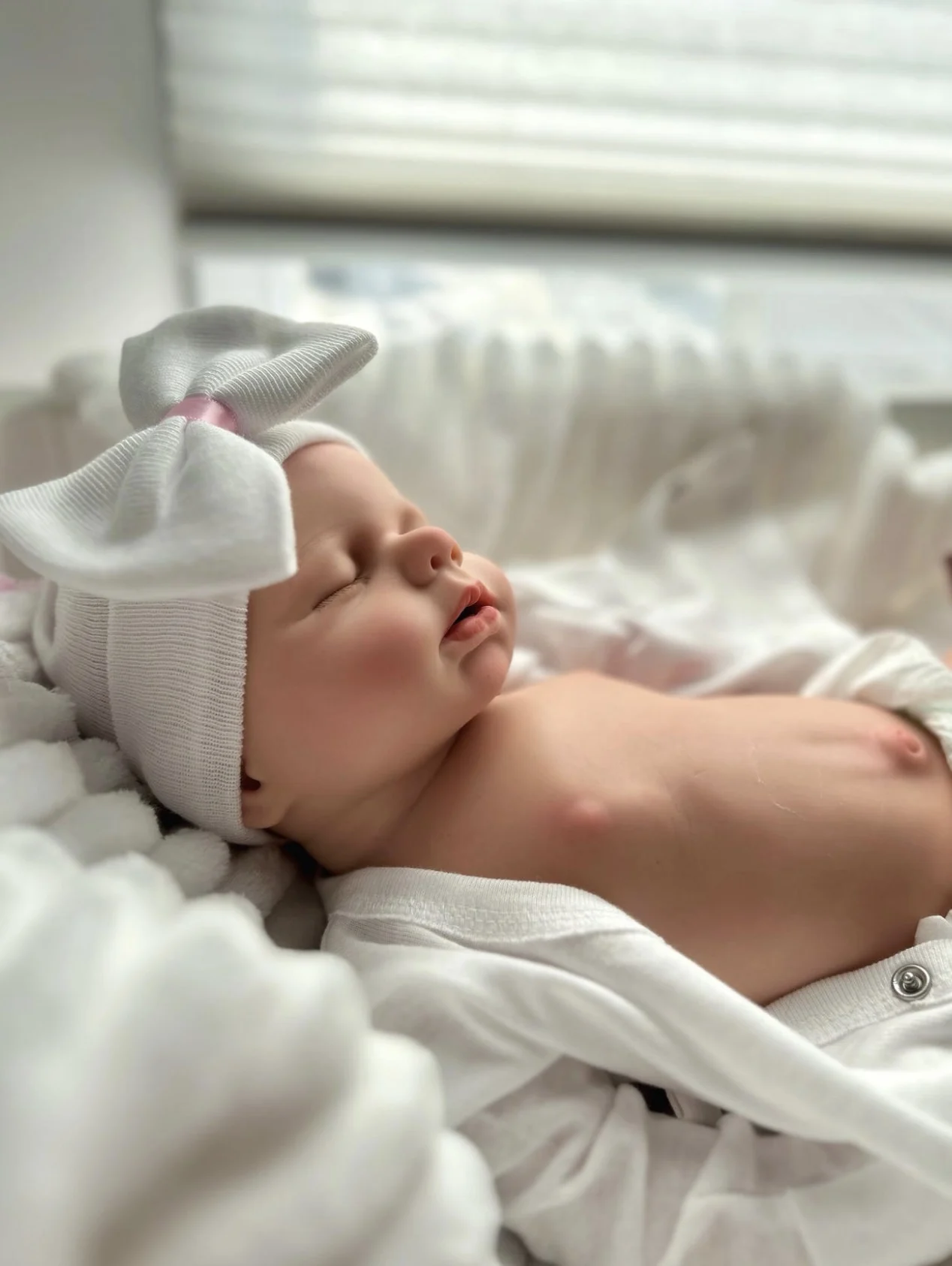 Puede abrir la boca muñeca de niño de silicona Loulou durmiendo de 18 pulgadas con muñeca Reborn bebé realista muy suave calva pintada para juguete para niños