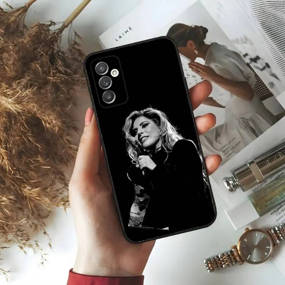 حافظة هاتف Singer L-Lady G-Gaga لهاتف سامسونج S24,23,22,30,21,10,9,Ultra,Plus,Lite,FE,5G حافظة ناعمة سوداء #5