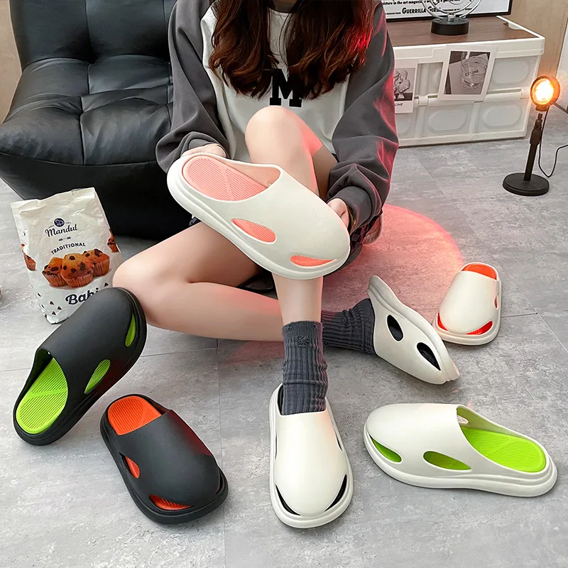 

Стильные тапочки, напоминающие облака, для ношения на улице. Простые, но изысканные, дышащие и нескользящие. Идеально подходят для пар.