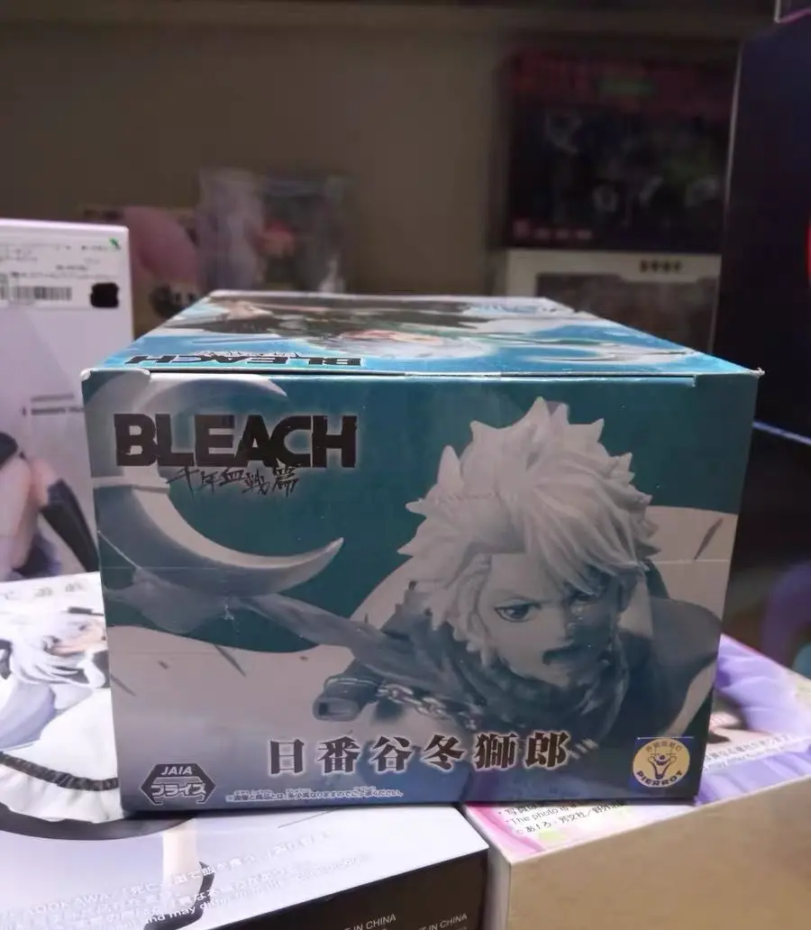 En stock: Figuras de acción de anime Bandai Banpresto Bleach Vibration Stars Hitsugaya Toushirou, modelo de juguete, adorno de escritorio, regalos.