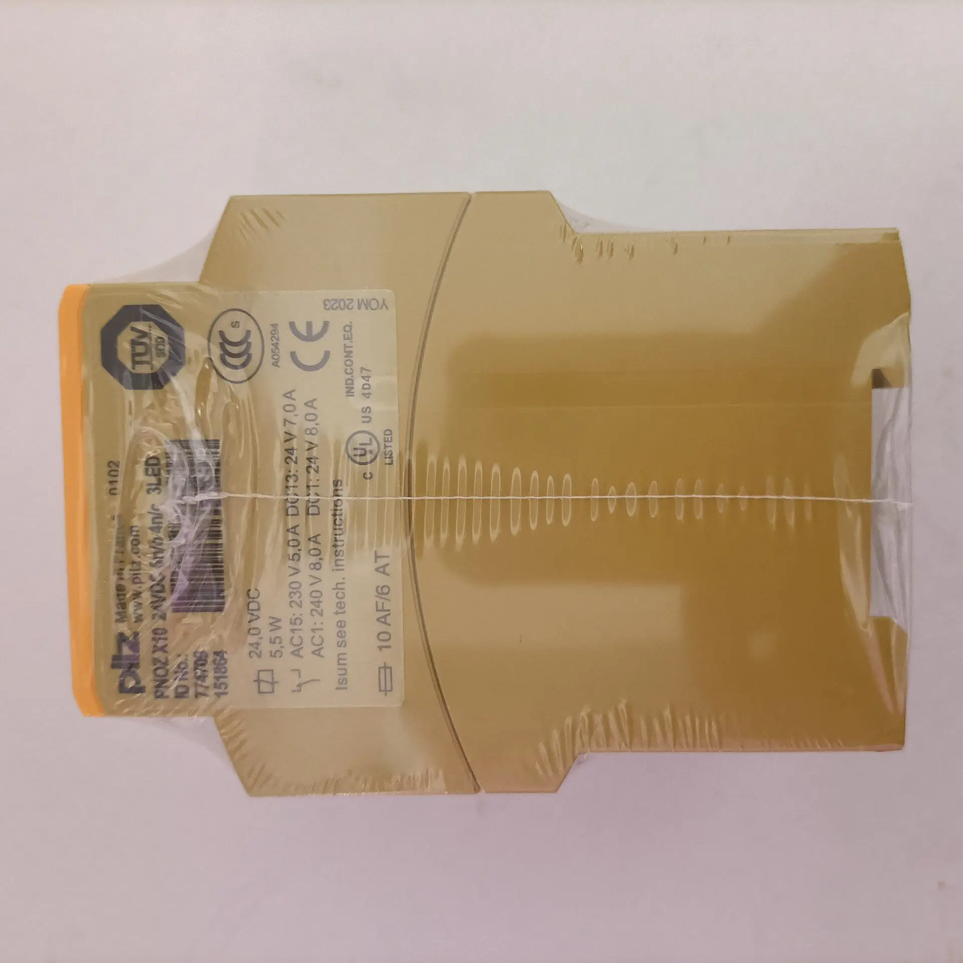 New Pilz safety relay PNOZ X10 order number 77470 in Stock