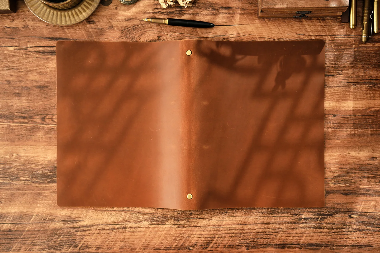 AIGUONIU Ringplaner aus echtem Leder im A4-Format mit 4-Loch-Binder, Retro-Notizbuch, vertikale Version, neutraler Notizblock, Skizzenbuch – Detail 30