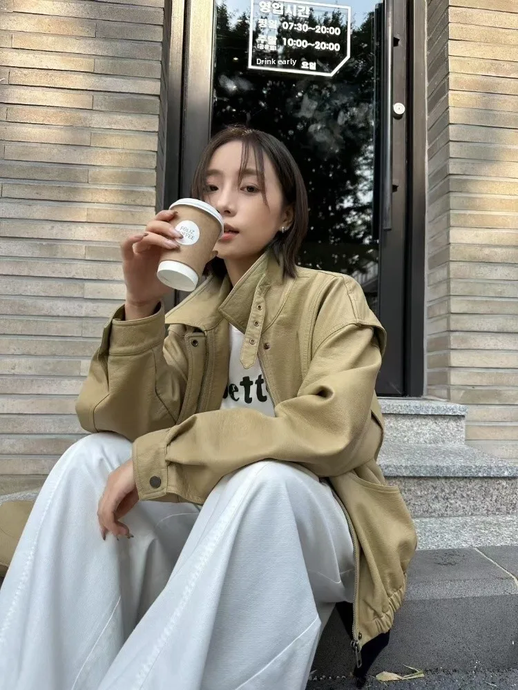 Jaet in pelle color caramello da donna sciolto casual versatile americano Sle autunno 2025 versione coreana top in pelle PU