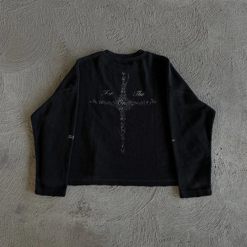 In early spring of 2026, the new American retro printed T-shirt with round neck and long sleeves is unisex in spring and autumn.