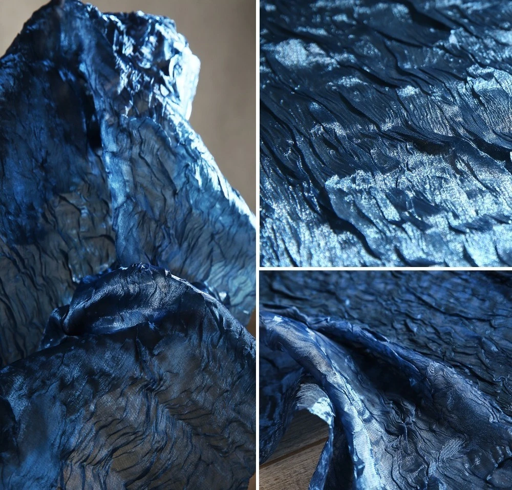 

Темно-синий темно-синий креп с водной волной | Плиссированная ткань с 3D-текстурой неправильной волны для дизайнерских платьев