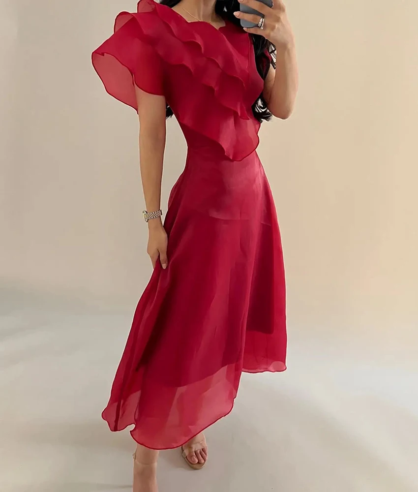 ชุดราตรีทรงเอไลน์ผ้าออร์แกนซ่าแต่งระบายหลายชั้น แขนสั้น คอวี ยาวคลุมข้อเท้า ดีไซน์หรูหราสำหรับงานเลี้ยง