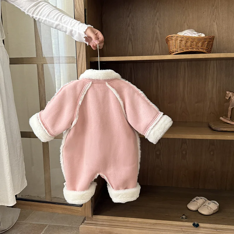 بدلة قفز جديدة لخريف وشتاء 2025 سميكة من قطعة واحدة للرضع والأطفال الصغار، رومبير دافئ ولطيف